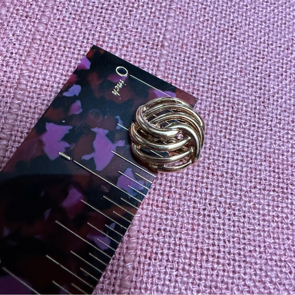 Vintage Monet Yellow Gold Cutout Knot Clip-On Button Earrings - Costume Jewelry - Picture 6 of 6